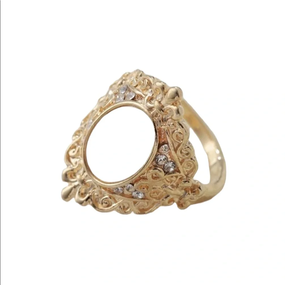 Elegant Gold Antique Vintaged Gem Stone Ring